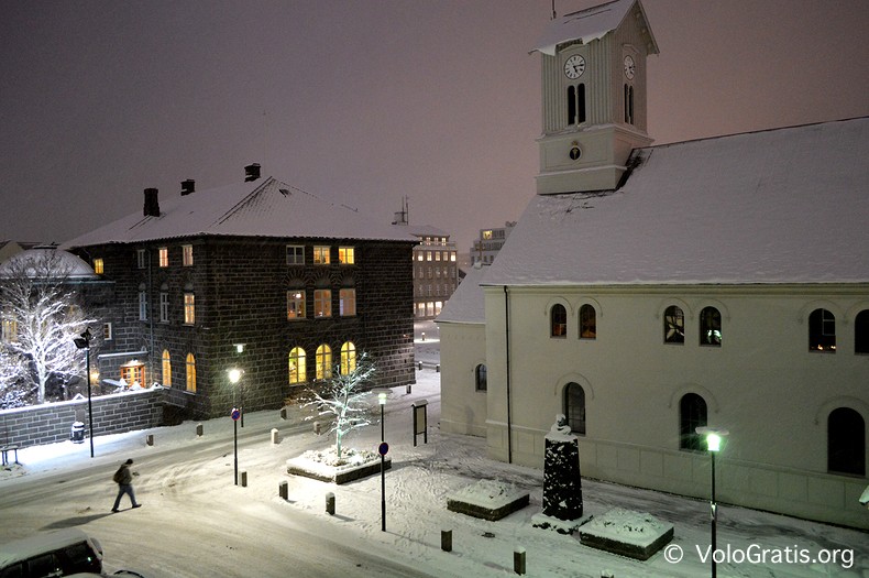 foto islanda reykjavik con la neve