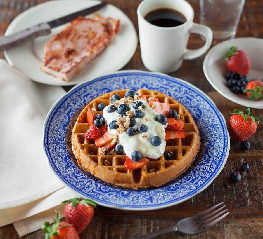 colazione americana waffle